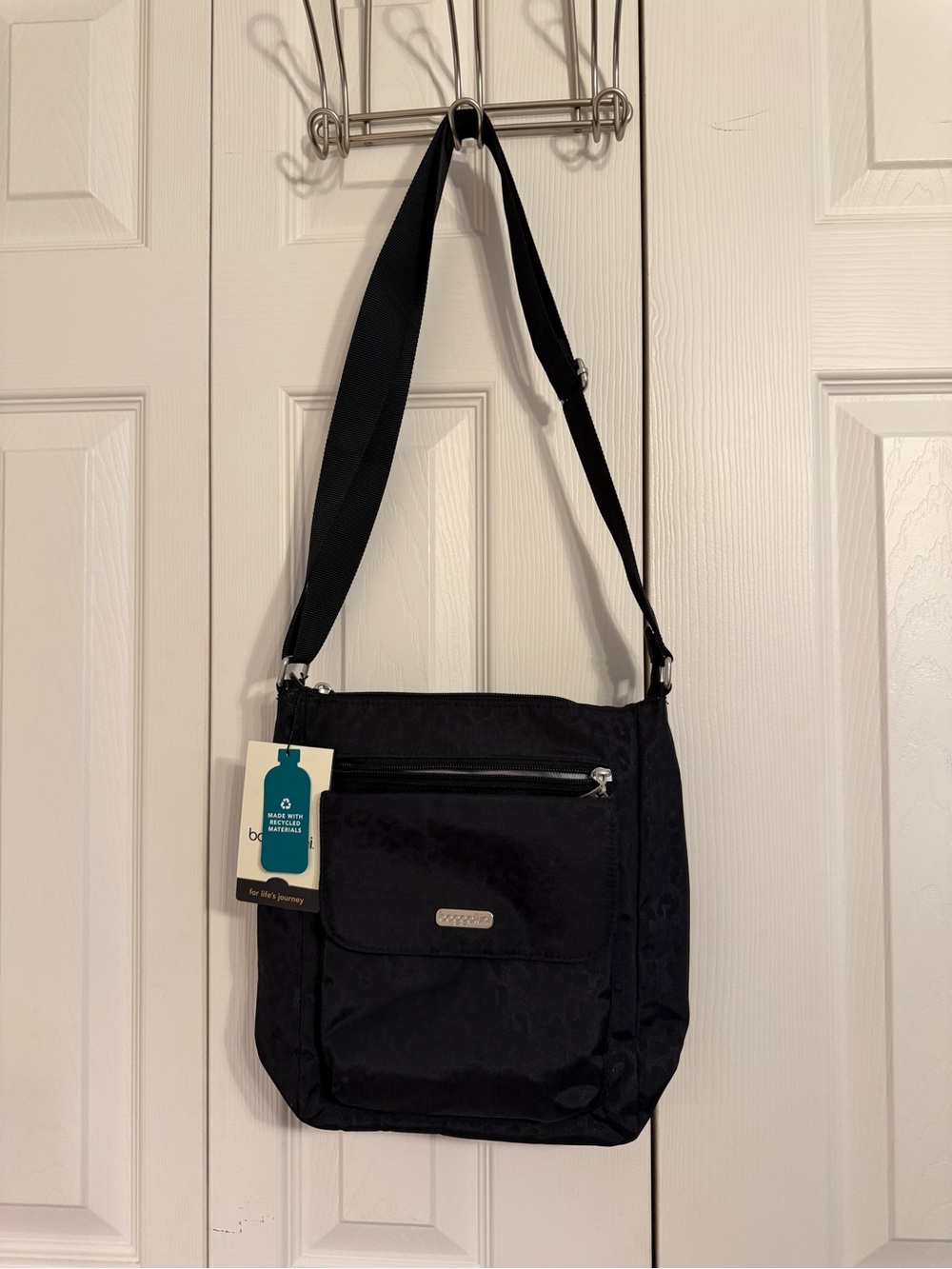 NWT Baggallini Pocket Town Crossbody Black Travel Organizer Bag MSRP $78